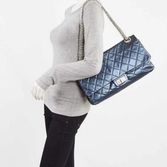 Chanel Blue 2.55 Reissue Quilted Classic Metallic Calfskin Leather 228 Maxi F... - Picture 2 of 9